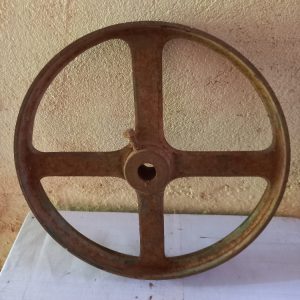 Polia lisa diâmetro externo 445mm diâmetro interno 0,3 cm lateral 5,5cm Ferro Fundido - SCR0182